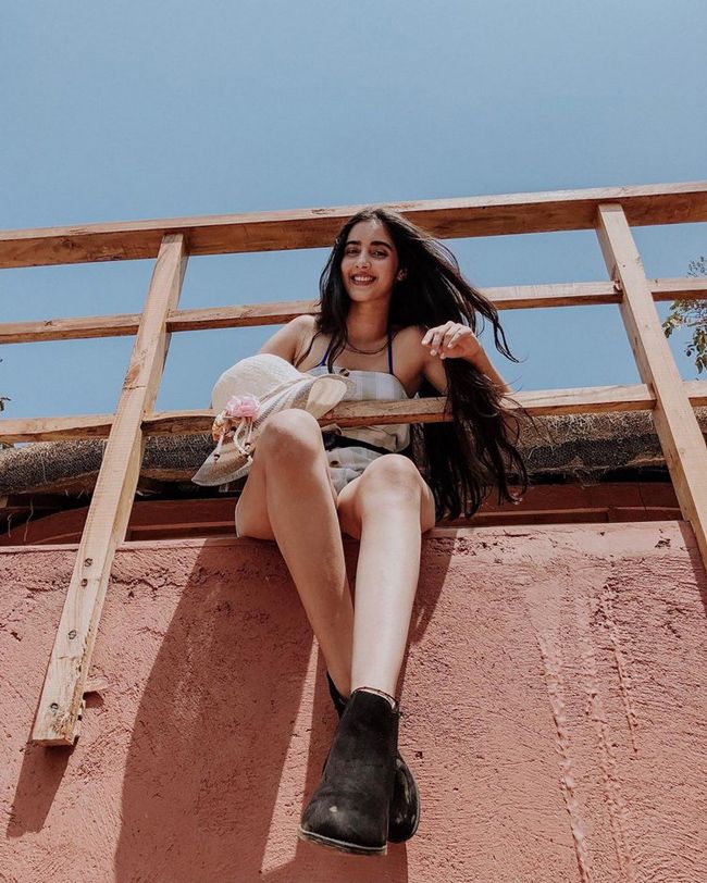 Simrat Kaur Latest Instagram Pics